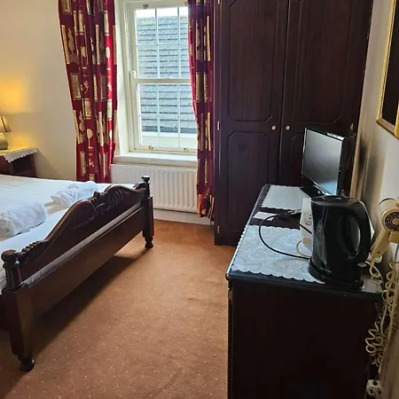 Отель Fennessy's