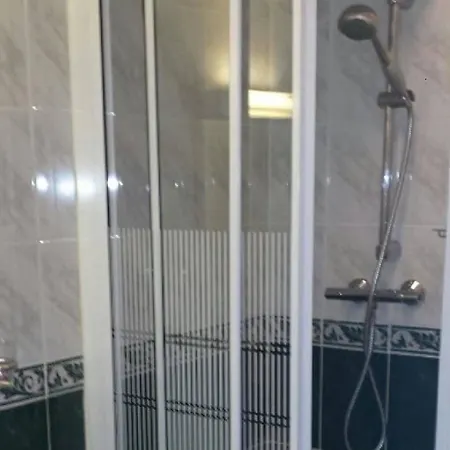 Отель Fennessy's