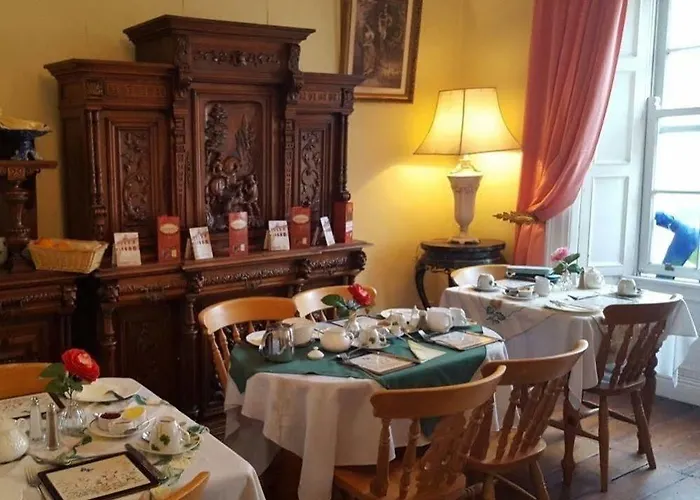 Fennessy's 2* Clonmel